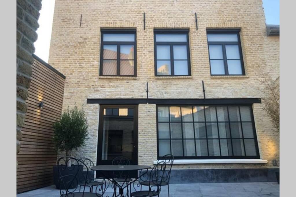 Les Chambres Berguoises Duplex Calme Au Coeur De Bergues Exterior photo